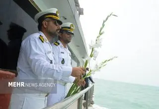  محل شهادت شهدای پرواز ۶۵۵ در خلیج فارس گلباران شد