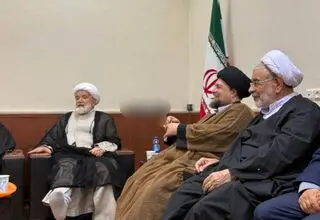 مهدی کروبی با سیدحسن خمینی دیدار کرد 