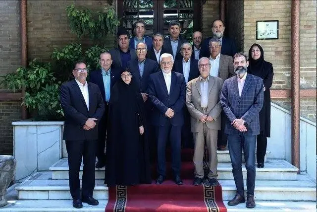 عارف: مسئولیت ارتقاء سلامت روان نسل جوان بر عهده همه است