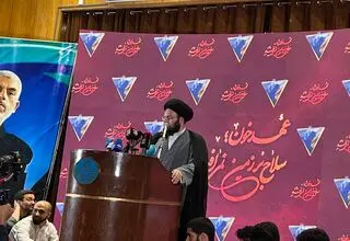 سیدعلی خمینی: شکست‌ها از درون آغاز می‌شوند؛ دشمن را دست‌کم نگیریم