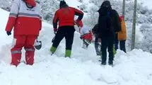 نجات یک خانواده ۵ نفره از دل برف و کولاک