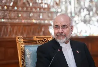 قالیباف: اکبر عبدی حلاوت هنر اصیل را به خانه‌ها آورد