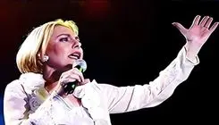 بمب‌گذاری در کنسرت خواننده مشهور+ویدئو