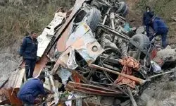  ۱۹ کشته در سقوط اتوبوس به دره در نپال +فیلم