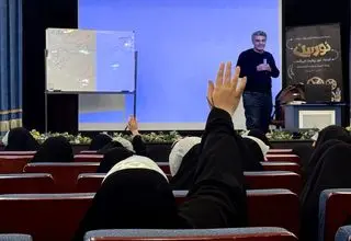 دختران هنرستانی تهران در رویداد «نوربین» فیلم مستند می‌سازند