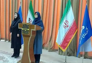 مهاجرانی: رئیس بانک مرکزی تغییر نمی کند