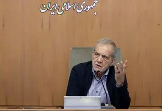 دولت آماده برطرف کردن هر مانعی در برابر تسریع ساخت نیروگاه‌های خورشیدی است