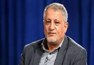 اختیارات بیشتری به شوراها بدهیم سر دولت را خلوت کنیم