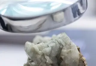 کمبود قطعات و تعطیلی کارخانه‌های خودروسازی در راه است؟