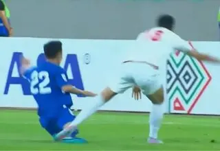شومورودوف پنالتی را به آسمان زد!