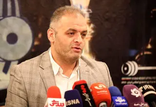 انوشیروانی: برای کسب کرسی در حال رایزنی هستیم
