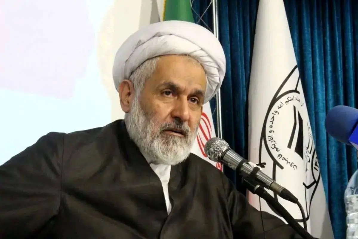 حسین طائب عزادار شد