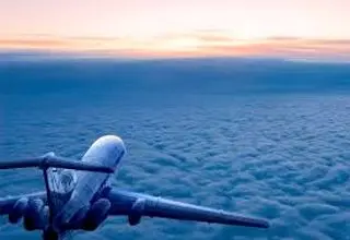 پروازهای عبوری از فضای کشور به نصف کاهش یافته است