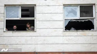 تایید خبر شهادت سردار تنگسیری توسط سپاه/ شب گذشته تهران ، تبریز و قم به شدت بمباران شدند/ مهار آتش‌سوزی در پتروشیمی تبریز + فیلم و عکس