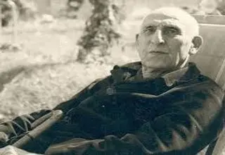 تابوشکنی از مصدق و تابوسازی از دشمنانش؟ 