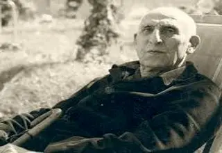 تابوشکنی از مصدق و تابوسازی از دشمنانش؟ 