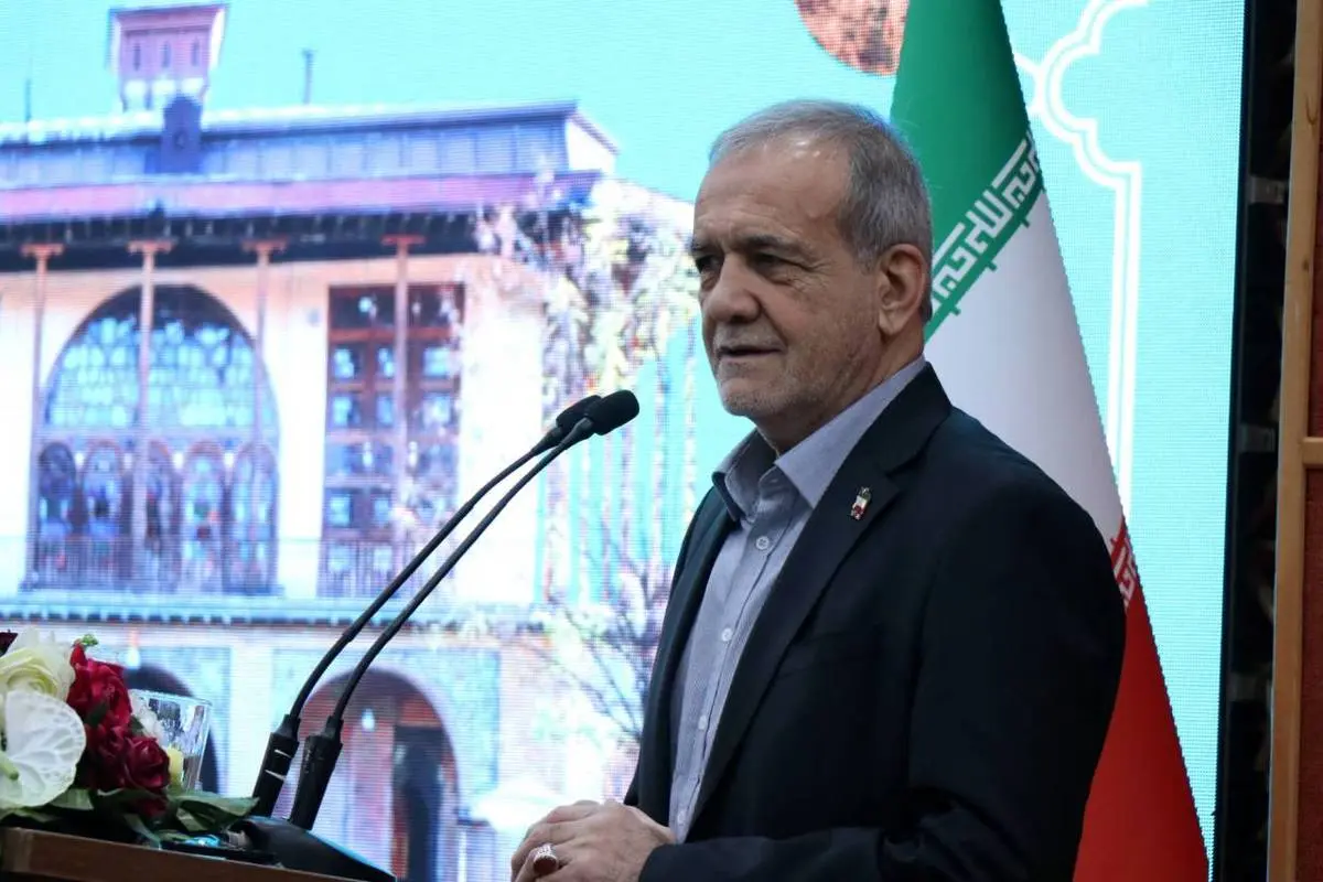 رئیس‌جمهور: حل مشکلات بدون مشارکت مردم ممکن نیست