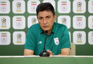 جلسات فنی قلعه‌نویی با مربیان لیگ برتری؛ فرصتی تازه یا حرکتی نمایشی؟