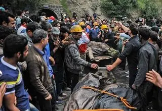 کارگران ایرانی در چرخ‌دنده ناایمنی و بیمه‌ای که نیست/ حوادث کار؛ مرگ‌هایی که فقط نوک کوه یخ‌اند