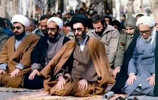 زندگی در متن تاریخ؛ روایتی از حیات سیاسی شهید آیت‌الله سیدعلی خامنه‌ای + فیلم و عکس