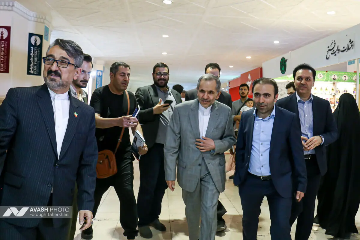 حضور مجید تخت روانچی در نمایشگاه بین المللی کتاب تهران