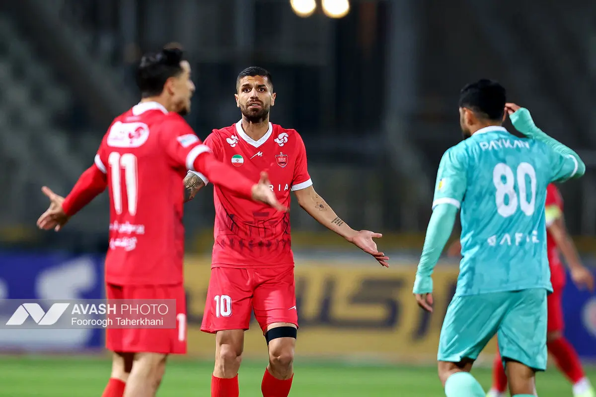 لیگ برتر فوتبال - پیکان و پرسپولیس