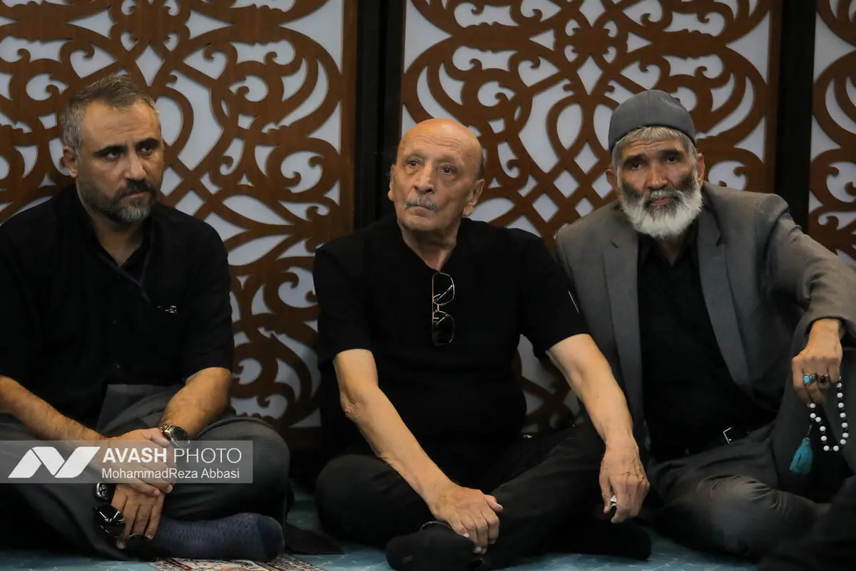 مراسم یادبود مرحوم «اکبر عبدی» در مسجد بلال صدا و سیما