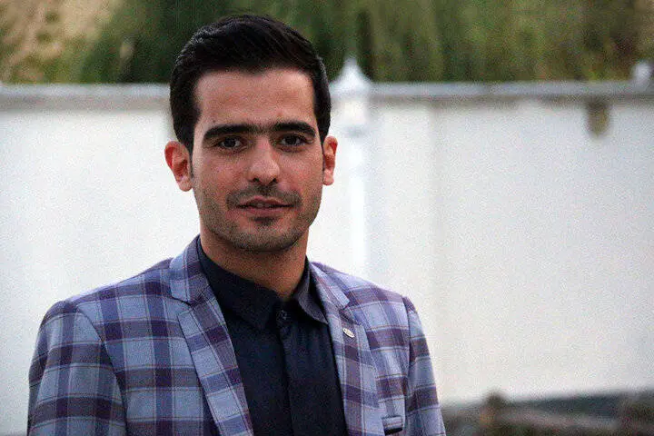 کتاب ترانهسرای محسن چاوشی در نمایشگاه؛ تیراژ ۱۰۰تایی برای کتب شعر