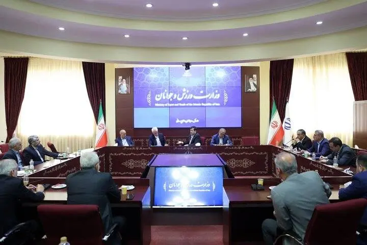 جلسه مسئولان فوتبال با وزیر برای ساماندهی قیمتها در نقل و انتقالات