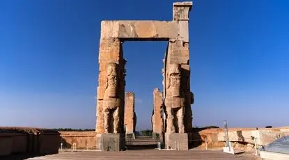 نام‌نویسی بر سنگ تاریخ؛ وقتی عشق وندالیسم می‌شود