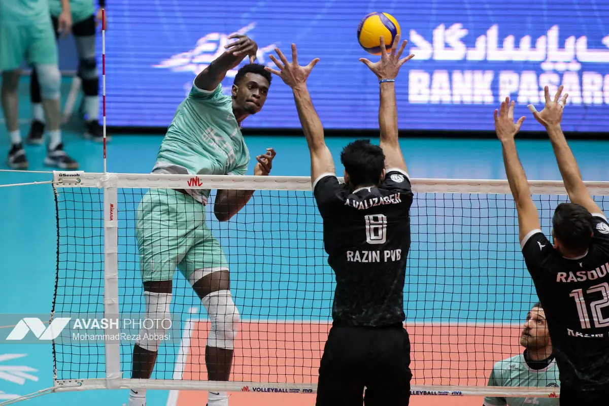 دیدار تیم های والیبال پیکان تهران و رازین پلیمر