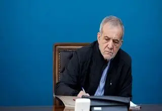 پزشکیان: همگرایی مردم و هنرمندان ستودنی‌ است 