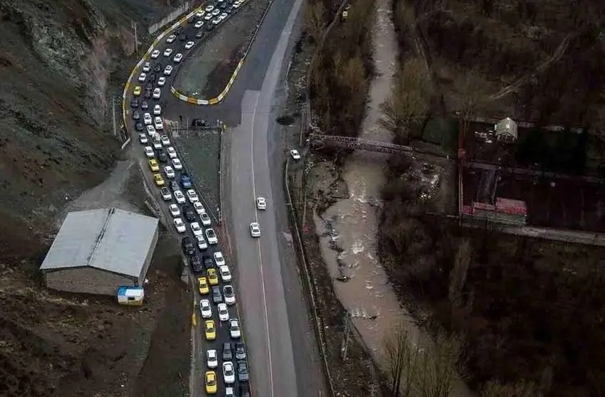این جاده شمالی یک‌طرفه می‌شود
