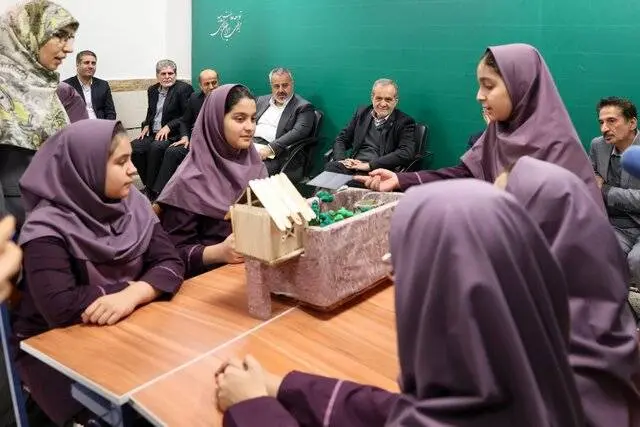 اجرای آزمایشی شیوه‌های نوین آموزشی از امروز شروع شد