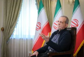 پزشکیان درباره دیدار با رهبری: ایشان در سلامت کامل بود/ فیلم