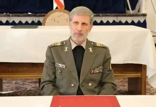 سرلشکر حاتمی: دست ما روی ماشه است/ صلح‌طلب‌ترین نظام حاکم در منطقه هستیم