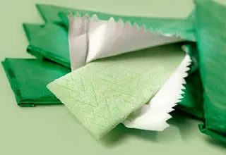 خطرات بلعیدن آدامس