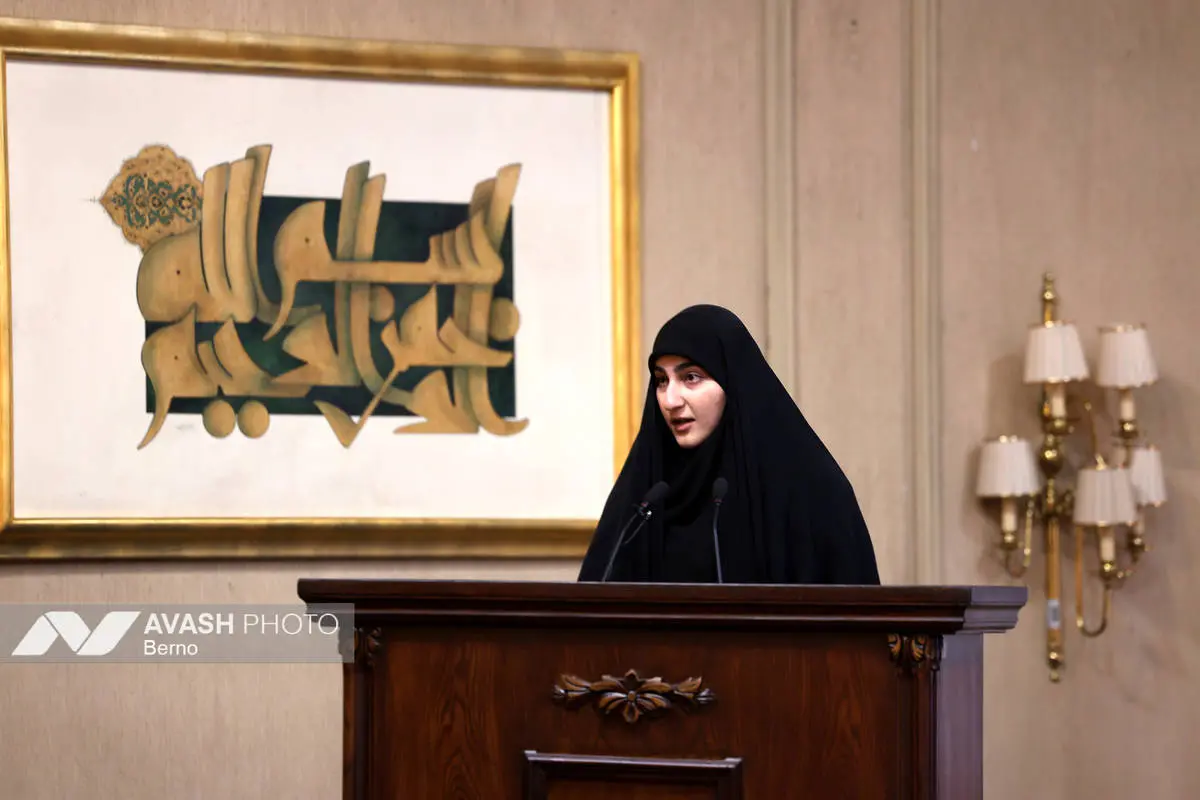 زینب سلیمانی: حاج قاسم مقاومت و دیپلماسی را به‌صورت هم‌زمان به‌کار می‌گرفت