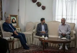 جرمش همسایگی با یک دانشمند هسته‌ای بود