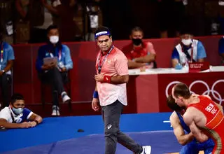 اقدام عجیب رئیس کمیته داوران کشتی