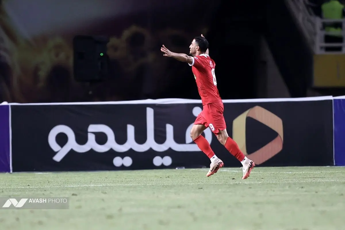 دیدار تیم های فوتبال سپاهان اصفهان و پرسپولیس تهران