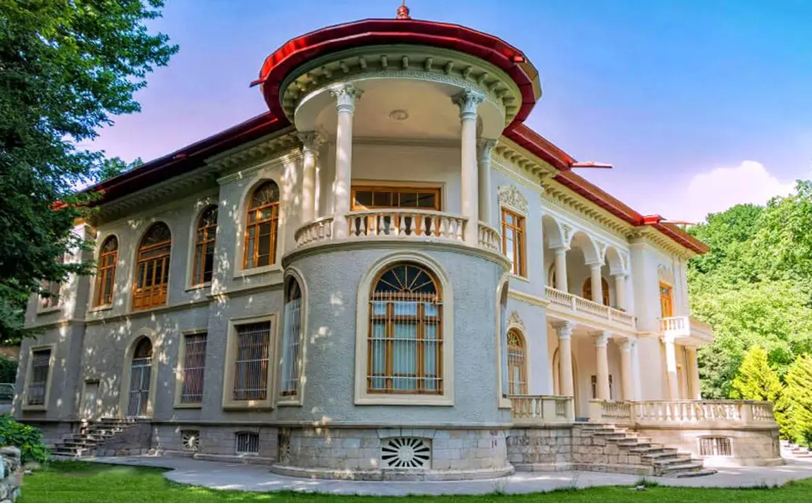 کاخهای سعدآباد و گلستان در این روز تعطیل هستند