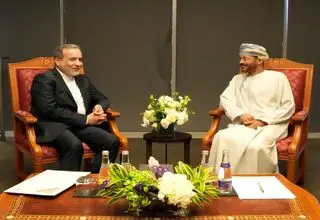 دیدار وزیر امور خارجه ایران با همتای عمانی پیش از آغاز دور چهارم مذاکرات ایران-آمریکا