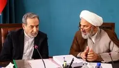 جزئیات جلسه با وزیر امور خارجه از زبان پژمان‌فر: حمایت از جزایر سه‌گانه ادامه دارد