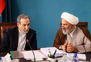 جزئیات جلسه با وزیر امور خارجه از زبان پژمان‌فر: حمایت از جزایر سه‌گانه ادامه دارد