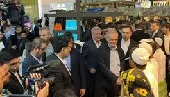 پزشکیان از نمایشگاه توانمندی‌های روستایی و عشایری بازدید کرد