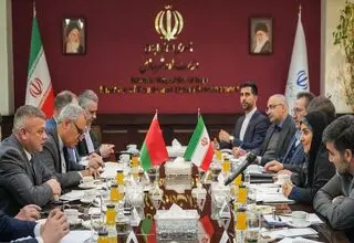 اعلام آمادگی وزیر راه و شهرسازی برای توسعه همکاری‌های حمل و نقل با بلاروس