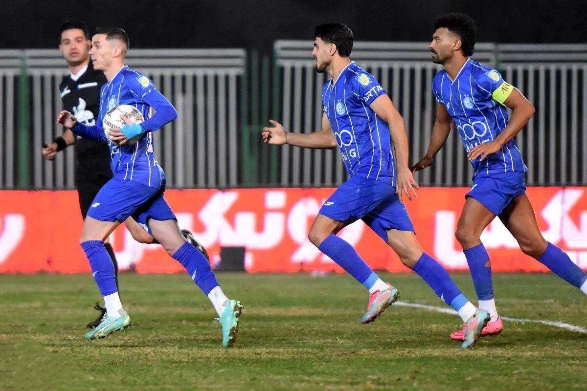 اعتیاد خطرناک تیم ساپینتو؛ کاپیتان استقلال بخشید یا زورش به ستاره تازه وارد نرسید؟