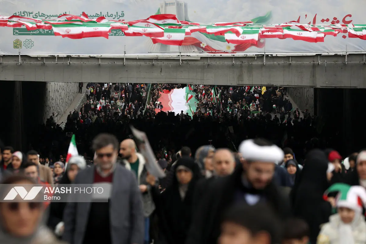 حضور مردم و مسئولان در راهپیمایی ۲۲ بهمن