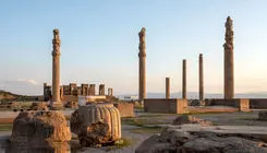 دست قاچاقچیان از کتیبه باستانی کوتاه ماند